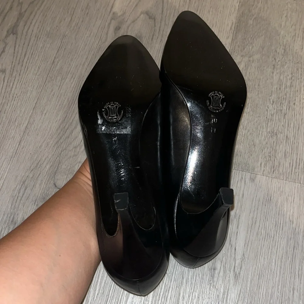 NWOB black and Gold heels by Nordstrom made in Italy